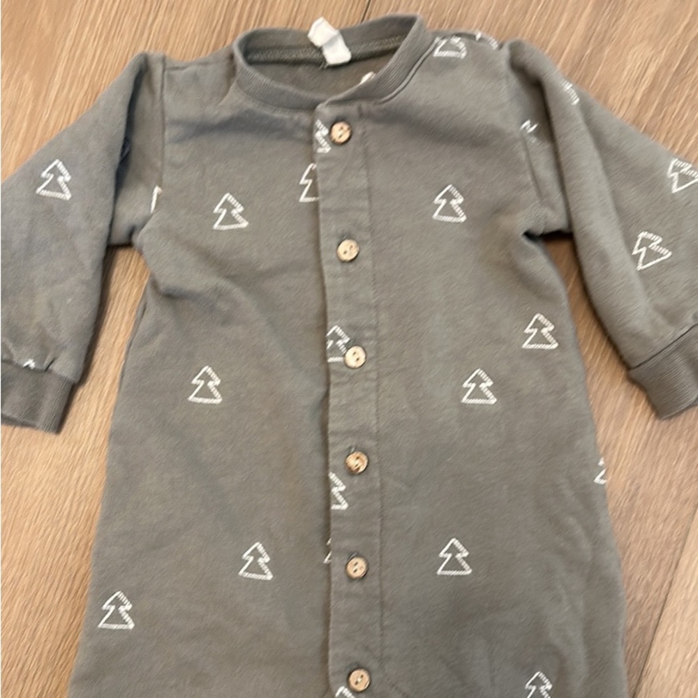 Mebie Baby Tree one piece sleeper 3-6 month